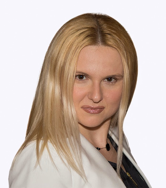 Headshot of Beata Bogaczewicz, the Chief Marketing Officer of Arrow Security.